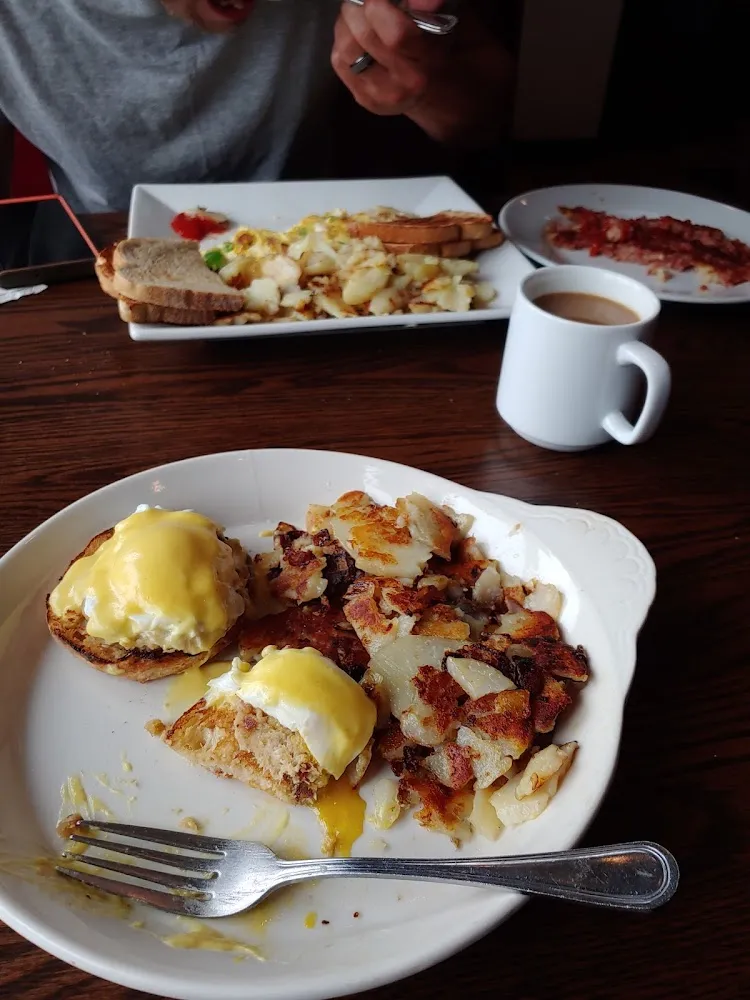 Buffalo Chicken Eggs Benedict